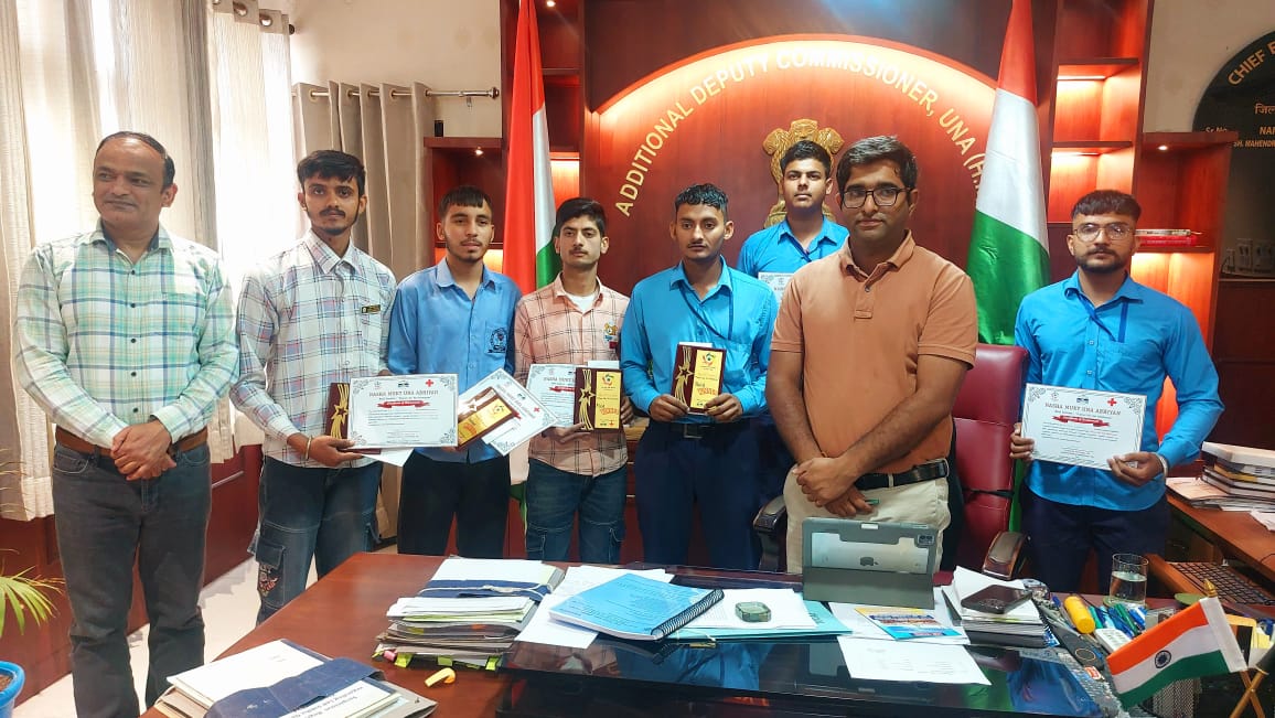 Winner of reel contest honored under Nasha Mukt Una campaign